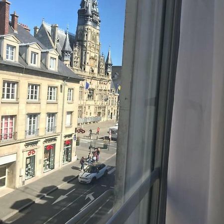Appartement De Charme En Plein Coeur Du Centre Ville De Compiègne Buitenkant foto