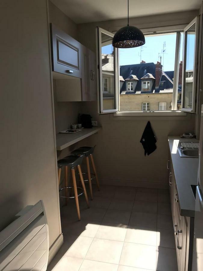 Appartement De Charme En Plein Coeur Du Centre Ville De Compiègne Buitenkant foto